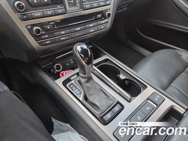 Hyundai Genesis 2016 — photo 11