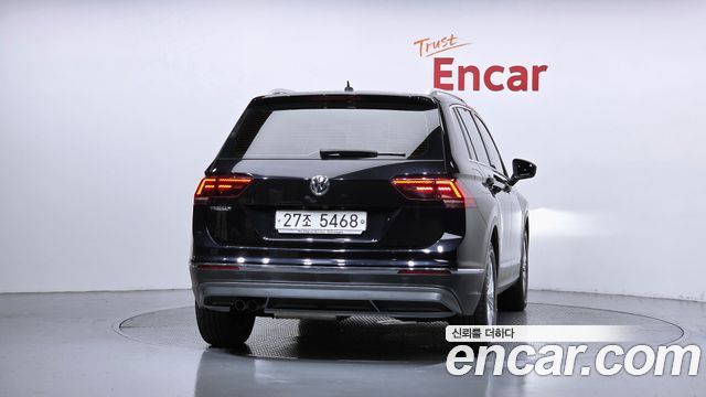 Volkswagen Tiguan 2018 — photo 4