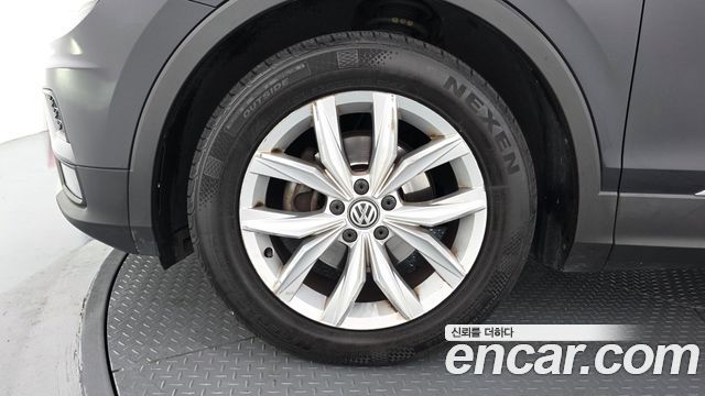 Volkswagen Tiguan 2018 — photo 5