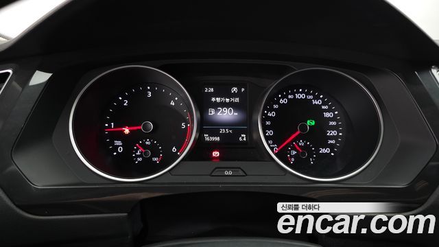 Volkswagen Tiguan 2018 — photo 8