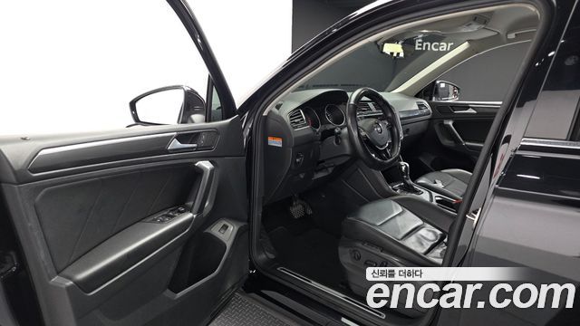 Volkswagen Tiguan 2018 — photo 10