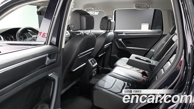 Volkswagen Tiguan 2018 — photo 11
