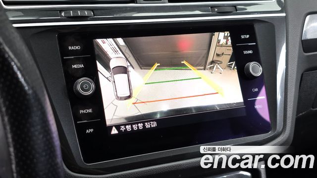 Volkswagen Tiguan 2018 — photo 13