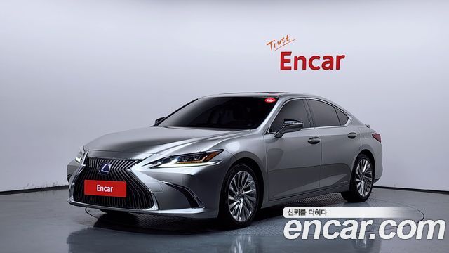 Lexus ES 2019 — photo 1