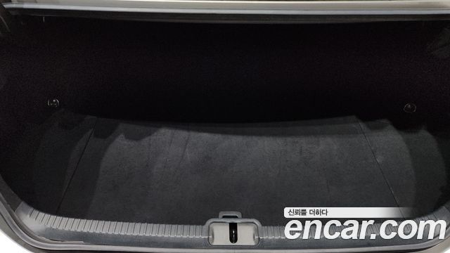 Lexus ES 2019 — photo 26