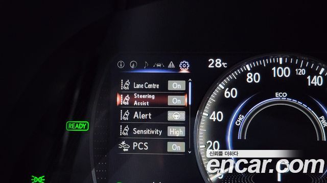 Lexus ES 2019 — photo 27