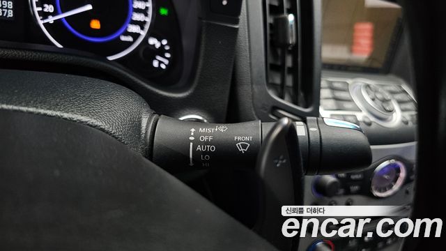 Infiniti Q60 2014 — photo 25