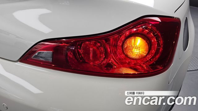 Infiniti Q60 2014 — photo 9