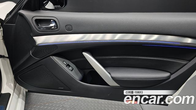 Infiniti Q60 2014 — photo 15