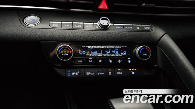 Hyundai AVANTE 2021 — photo 18