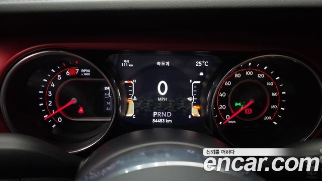 Jeep Wrangler 2019 — photo 11