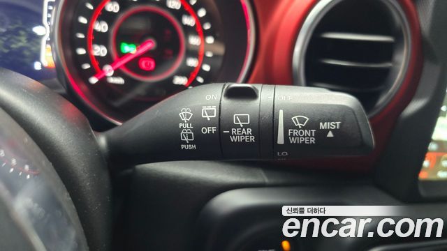 Jeep Wrangler 2019 — photo 25