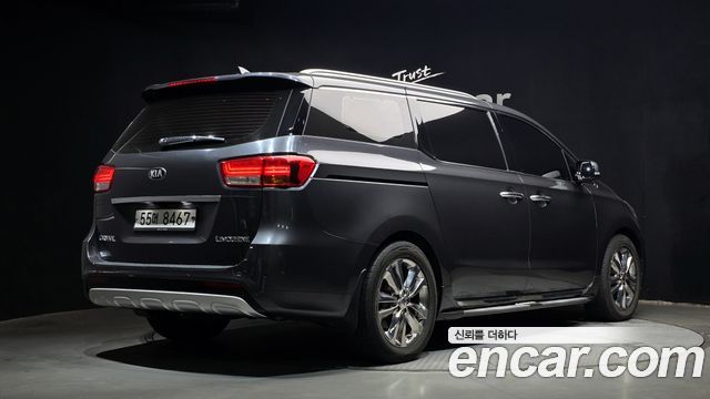 Kia Canival 2017 — photo 2