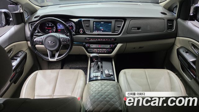 Kia Canival 2017 — photo 10