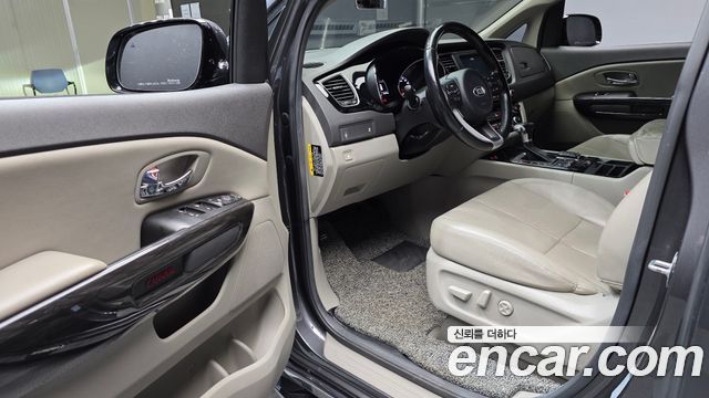 Kia Canival 2017 — photo 13