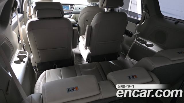 Kia Canival 2017 — photo 19