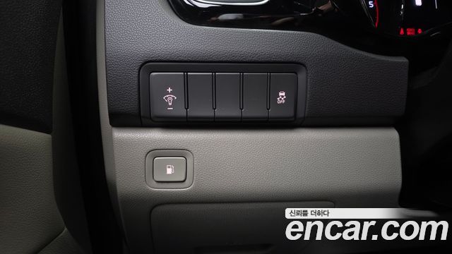Kia Canival 2017 — photo 25