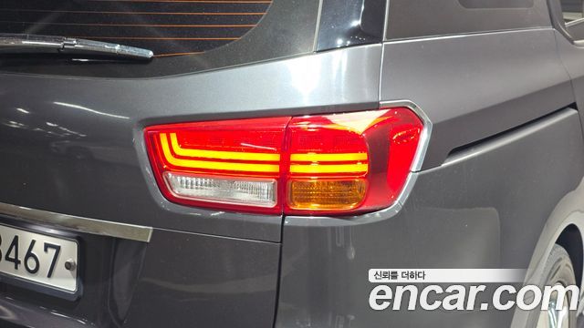 Kia Canival 2017 — photo 9
