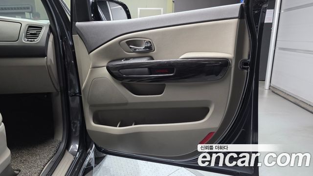Kia Canival 2017 — photo 15