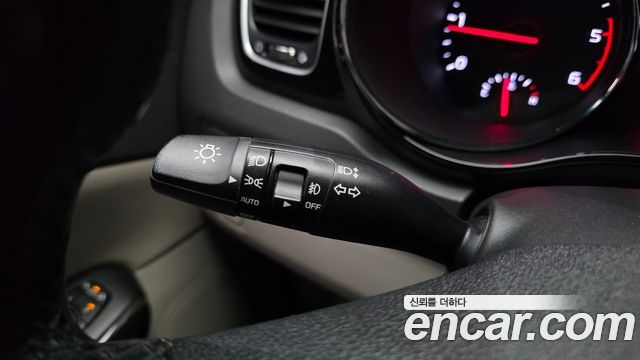 Kia Canival 2017 — photo 27