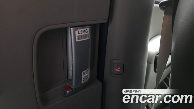 Kia Canival 2017 — photo 28
