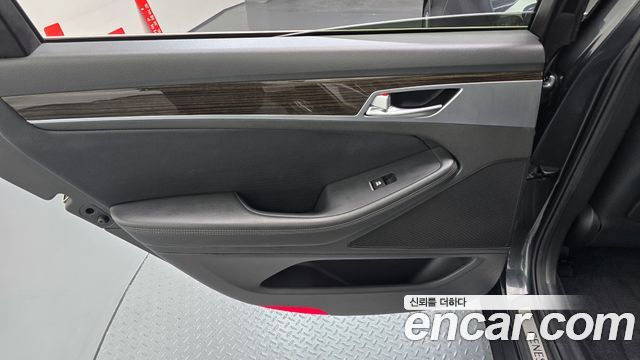 Genesis G80 2020 — photo 15