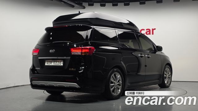 Kia Canival 2017 — photo 2