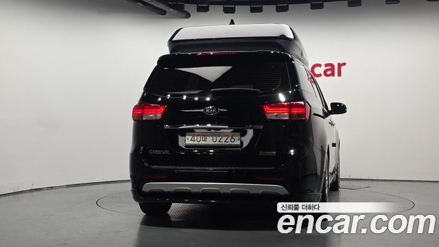 Kia Canival 2017 — photo 4