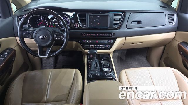 Kia Canival 2017 — photo 10