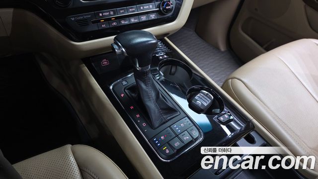Kia Canival 2017 — photo 12