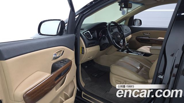 Kia Canival 2017 — photo 13