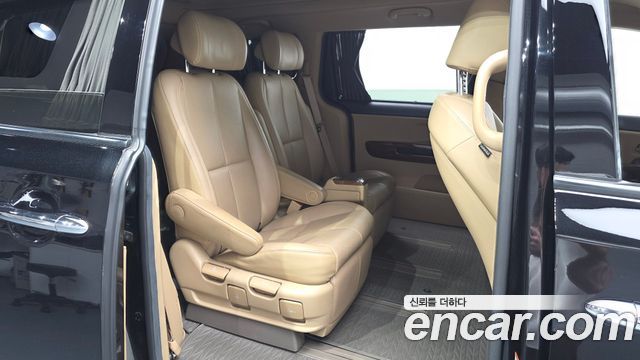Kia Canival 2017 — photo 17