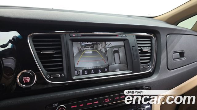 Kia Canival 2017 — photo 20