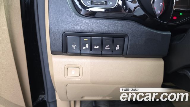 Kia Canival 2017 — photo 22