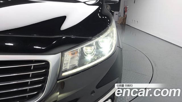 Kia Canival 2017 — photo 8