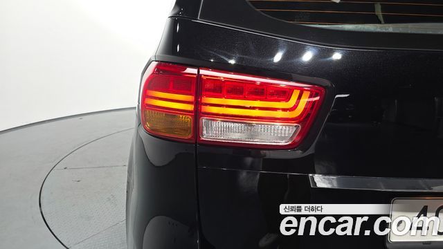Kia Canival 2017 — photo 9