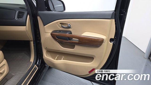 Kia Canival 2017 — photo 14