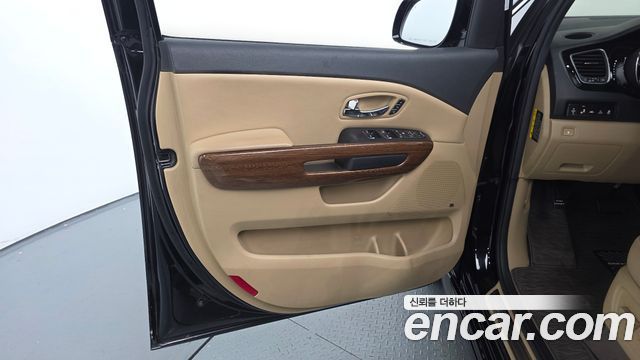 Kia Canival 2017 — photo 15