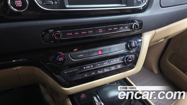 Kia Canival 2017 — photo 27