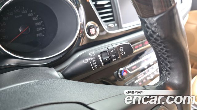 Kia Canival 2017 — photo 29