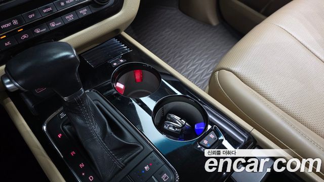 Kia Canival 2017 — photo 30