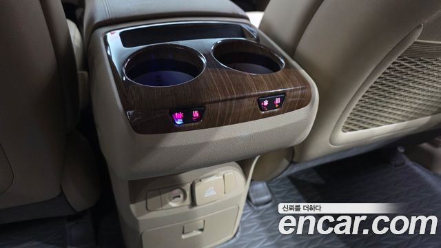 Kia Canival 2017 — photo 31