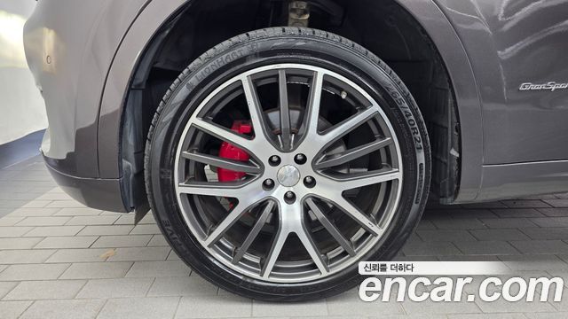 Maserati Levante 2017 — photo 5