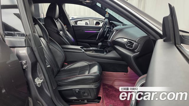 Maserati Levante 2017 — photo 17