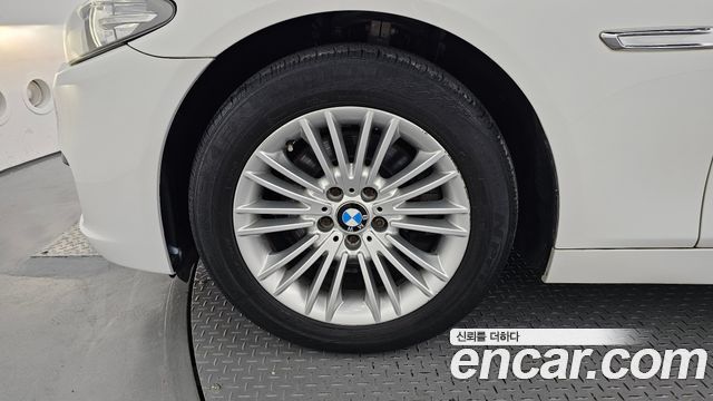 BMW 5-Series 2014 — photo 5