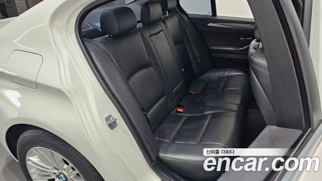 BMW 5-Series 2014 — photo 11