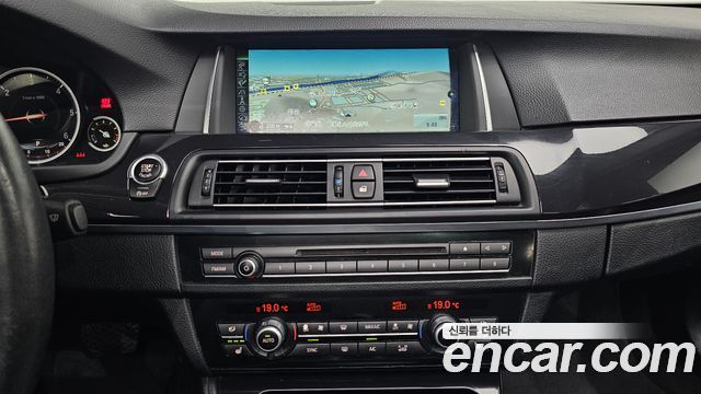 BMW 5-Series 2014 — photo 12