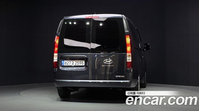 Hyundai Staria 2022 — photo 4