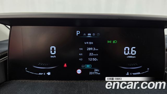 Hyundai Staria 2022 — photo 8