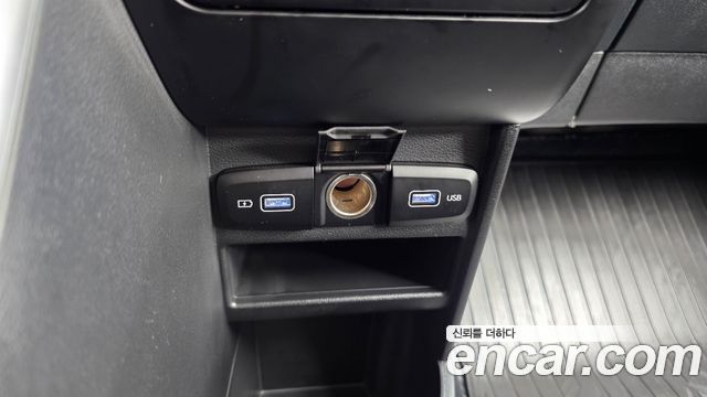 Hyundai Staria 2022 — photo 18